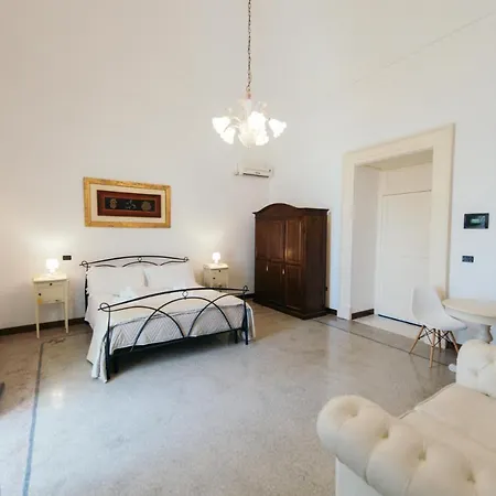 Palazzo Scarciglia 4*