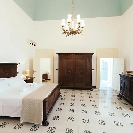 Palazzo Scarciglia Pensjonat 4*